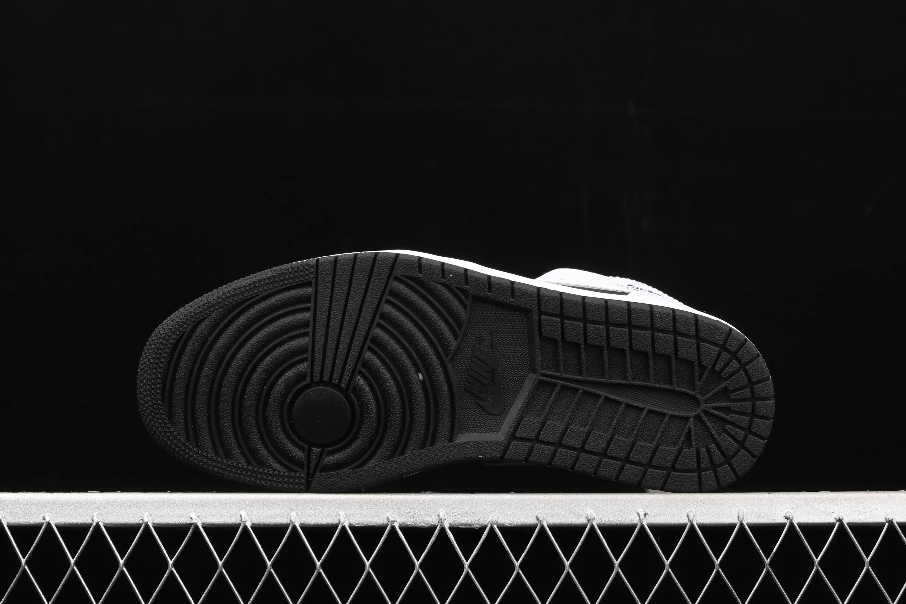 All categories Air Jordan Jordan series basketball shoes Air Jordan 1 Mid Air Jordan 1 Mid AJ1 Joe 1 gray shadow mid-top versatile casual sports shoes 554724-073
